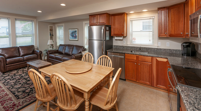 CARRIAGE HOUSE photo 6