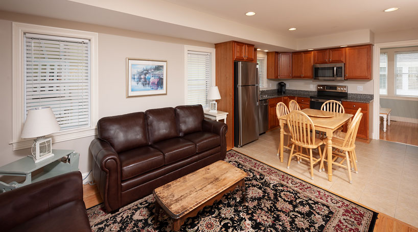 CARRIAGE HOUSE photo 7