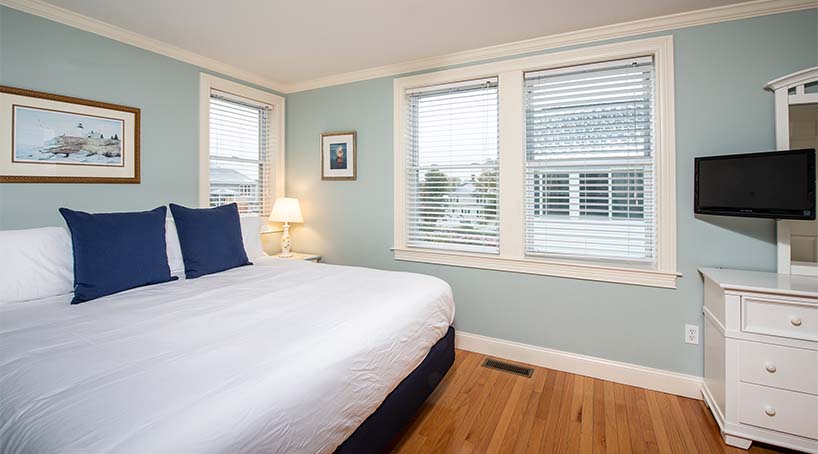 CARRIAGE HOUSE photo 10